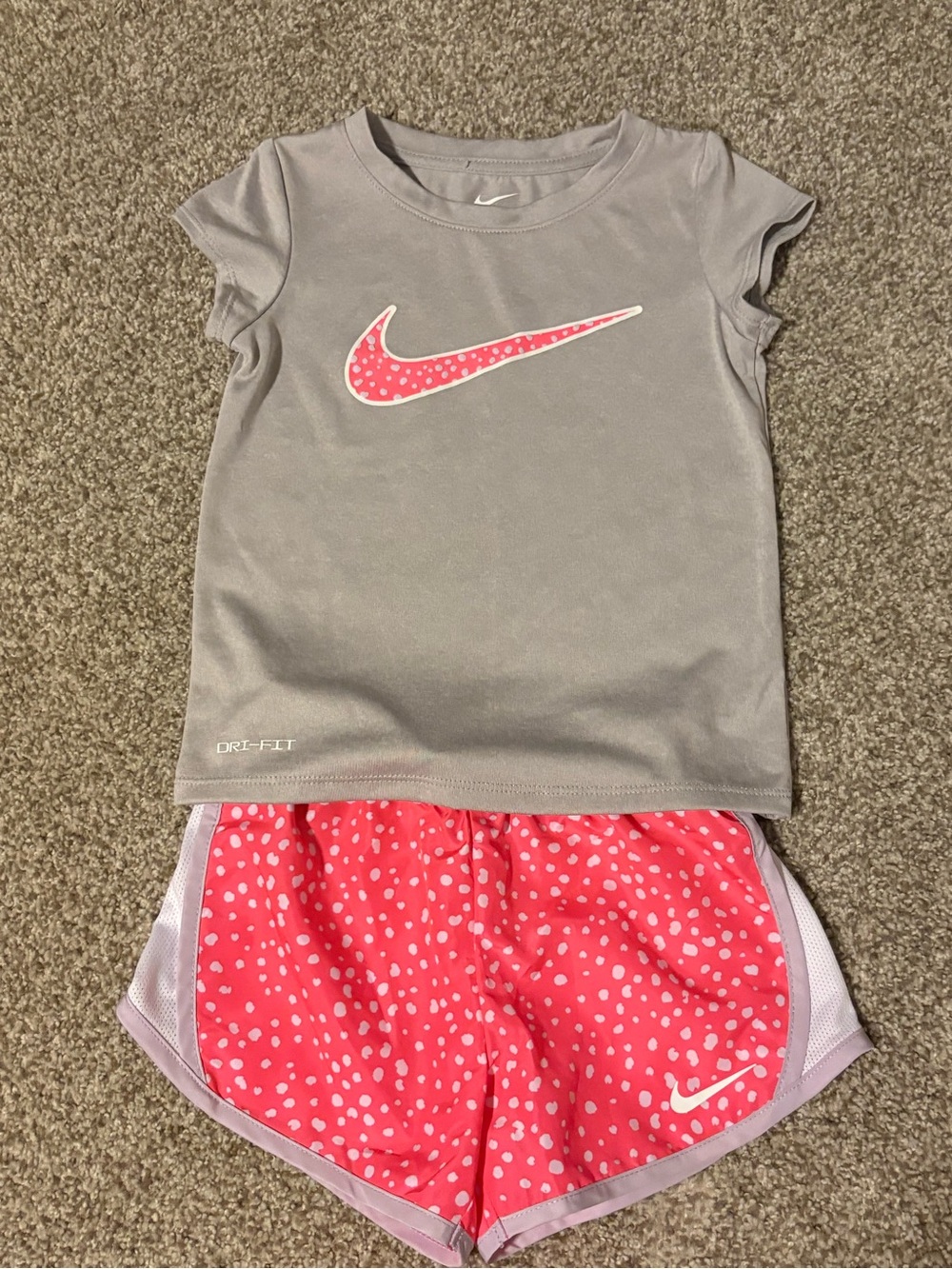 Nike Girls' Gray Dri-FIT Top & Pink Dot Athletic Shorts Set size 4-5